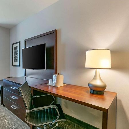 Comfort Suites North Tupelo Bagian luar foto