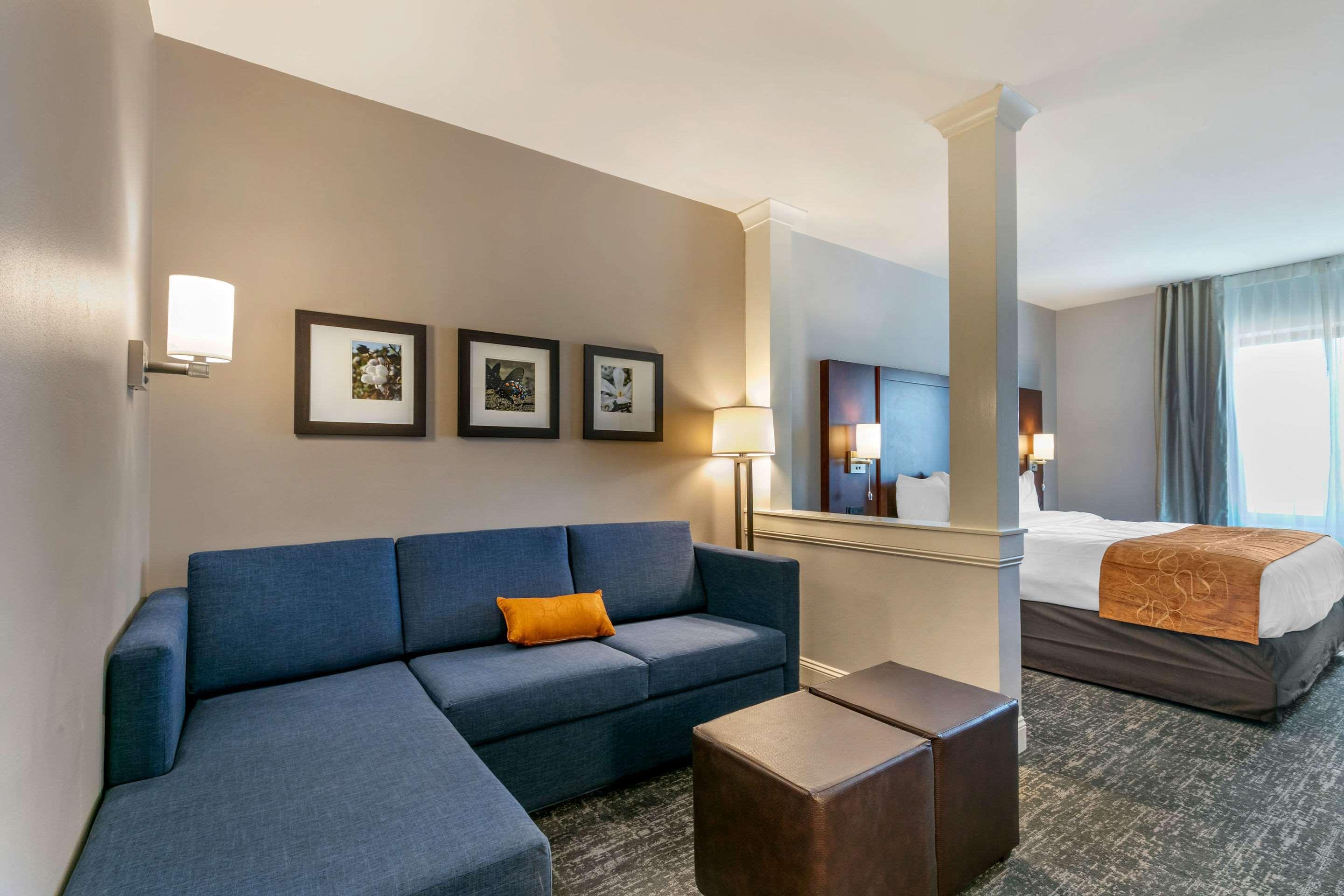 Comfort Suites North Tupelo Bagian luar foto
