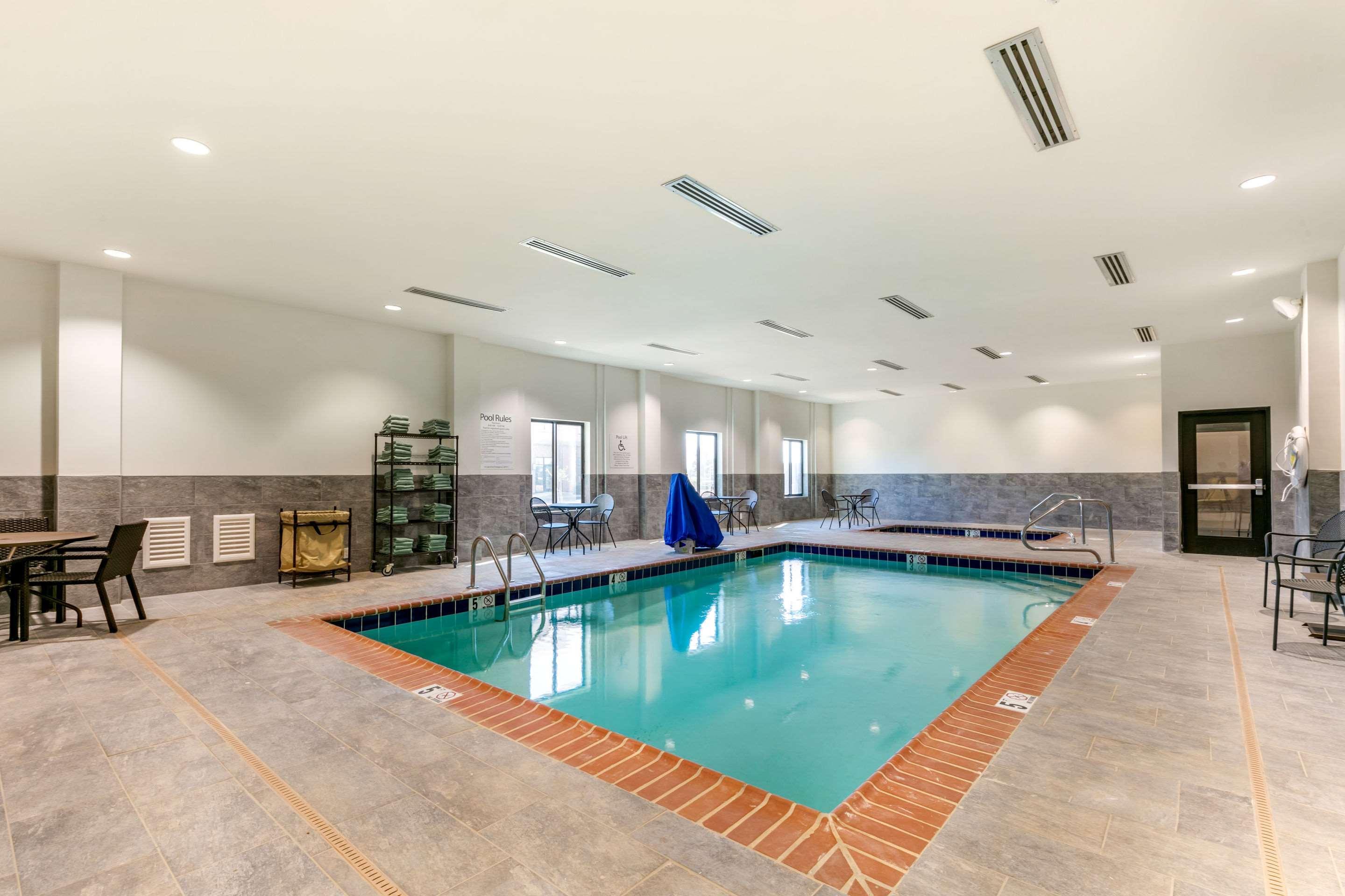 Comfort Suites North Tupelo Bagian luar foto