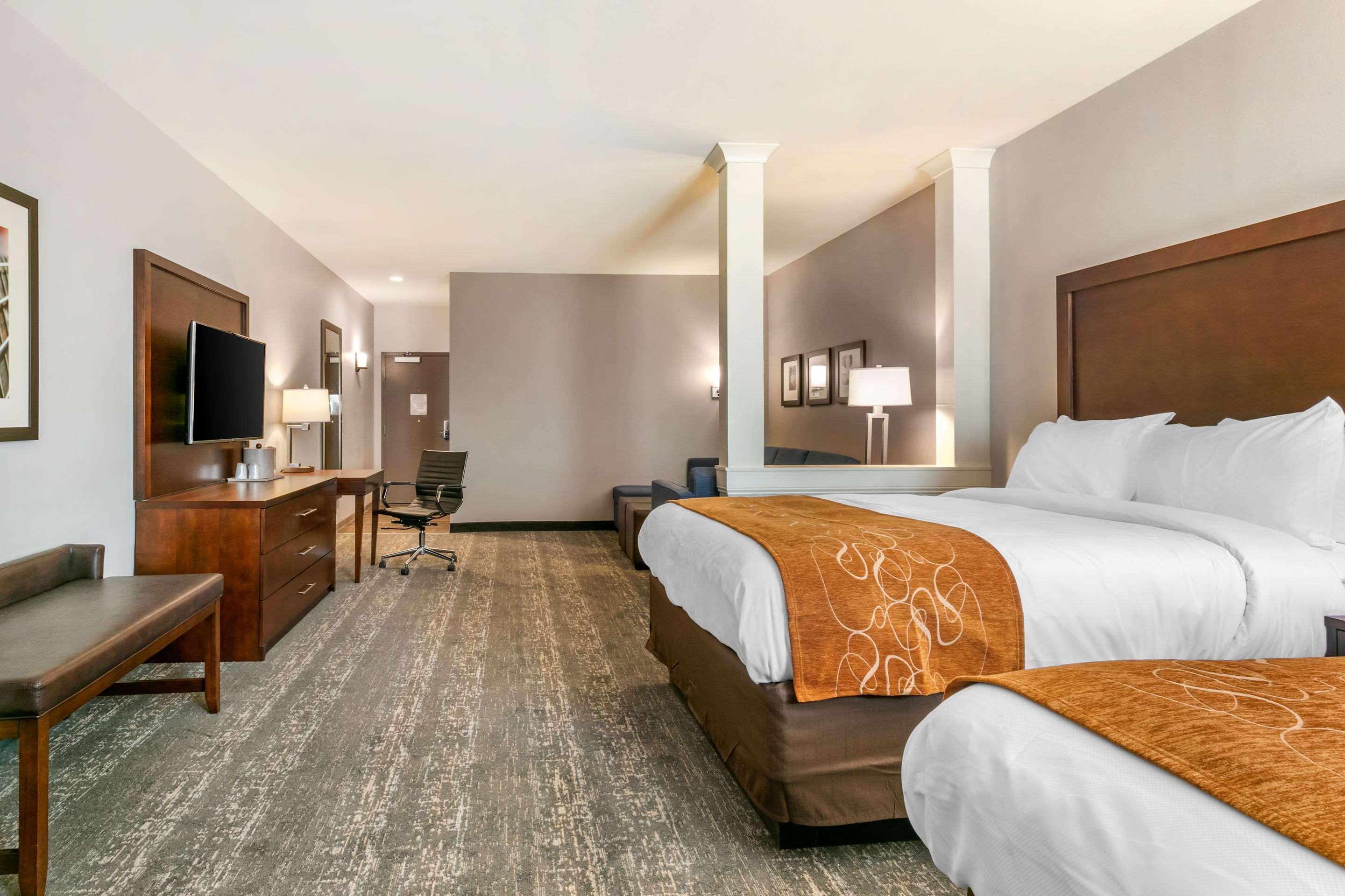 Comfort Suites North Tupelo Bagian luar foto