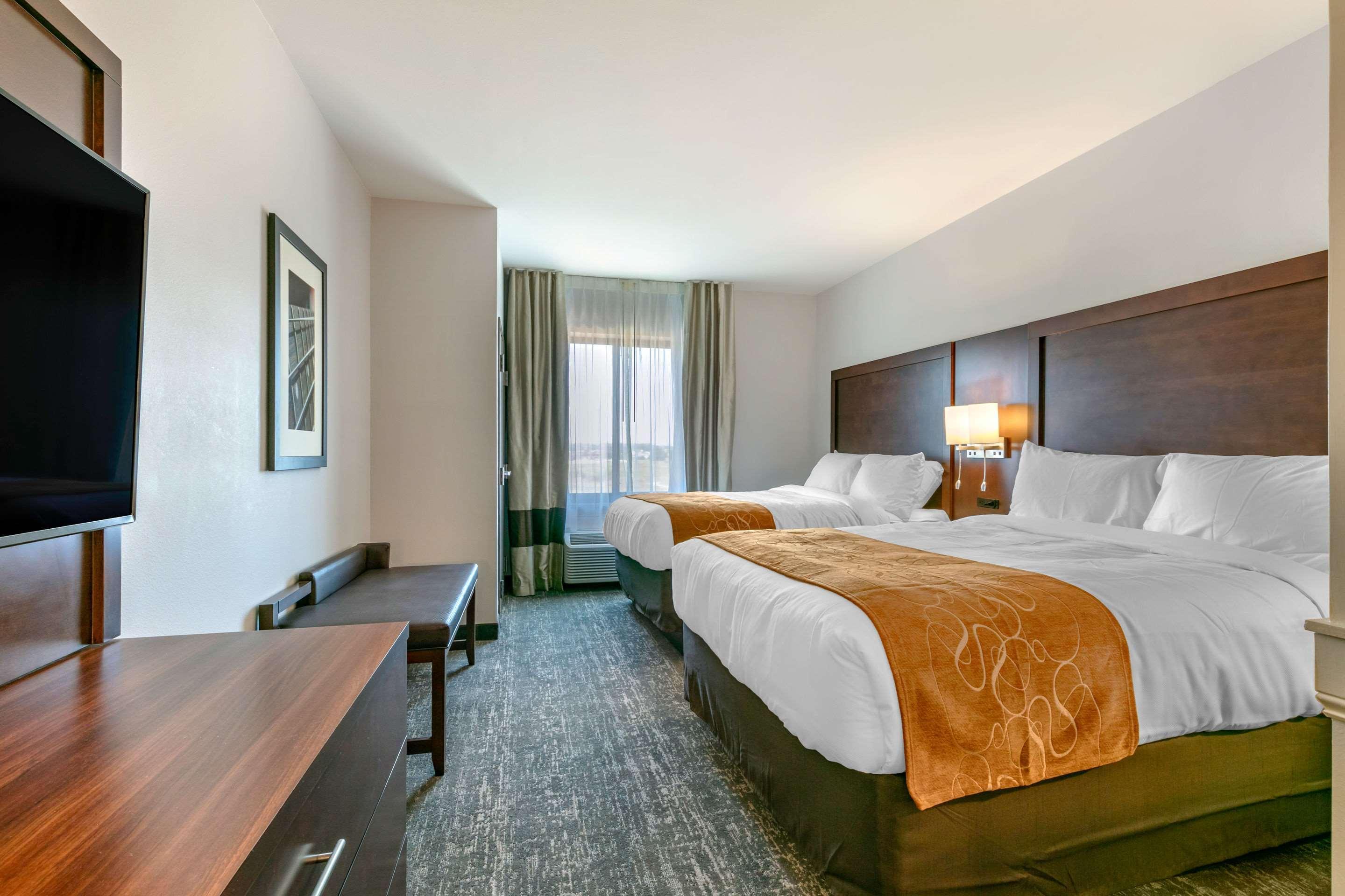 Comfort Suites North Tupelo Bagian luar foto