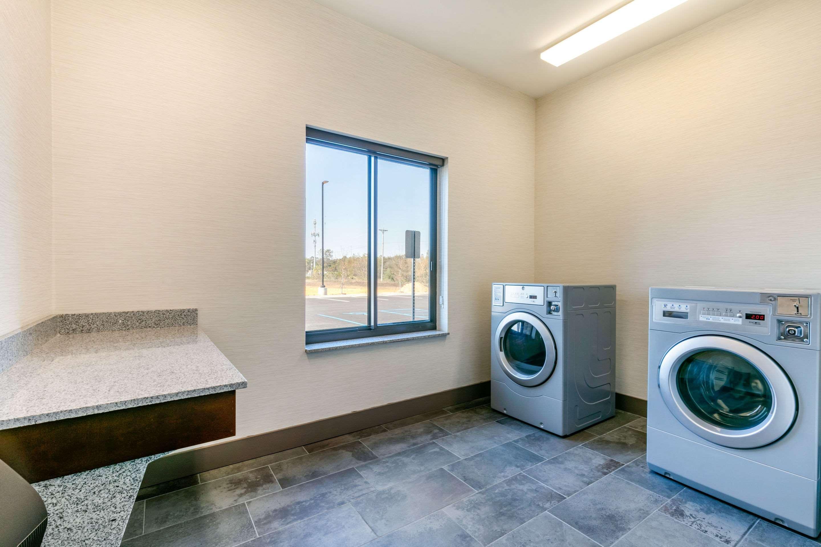 Comfort Suites North Tupelo Bagian luar foto